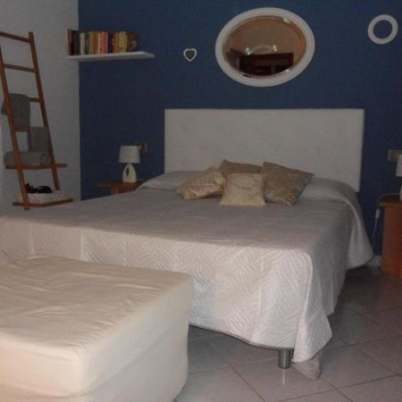 B&B A Casa Di Monica Olbia Extérieur photo