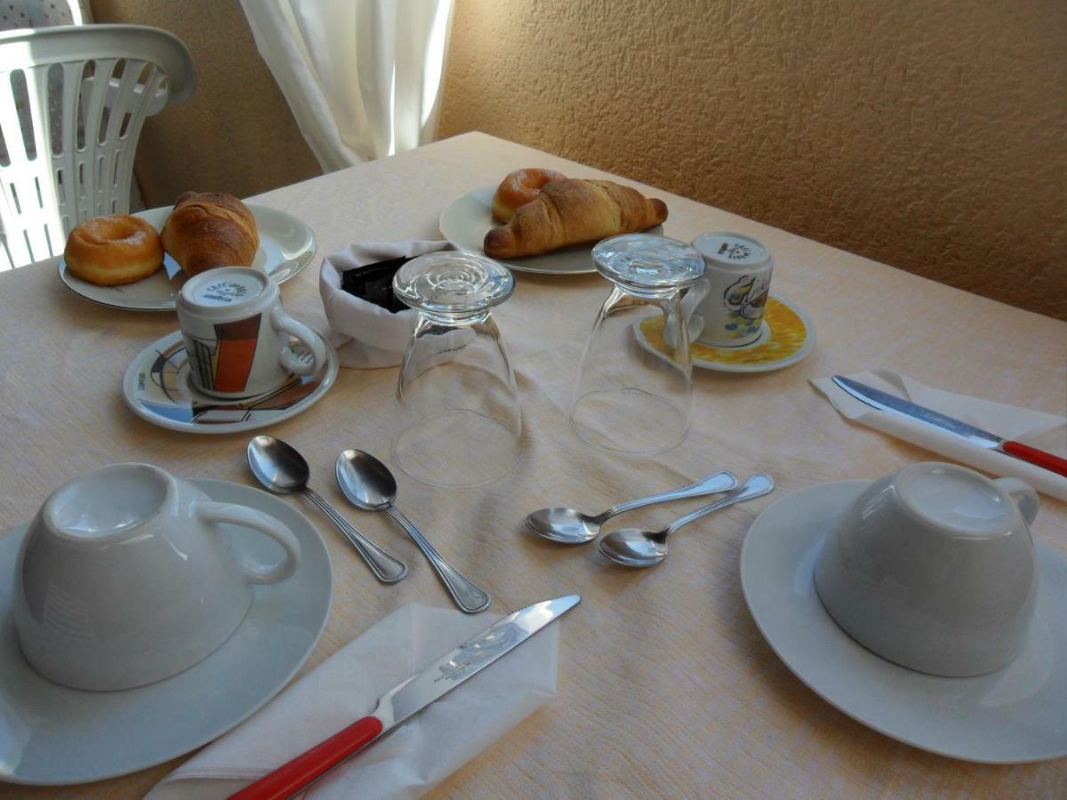 B&B A Casa Di Monica Olbia Extérieur photo